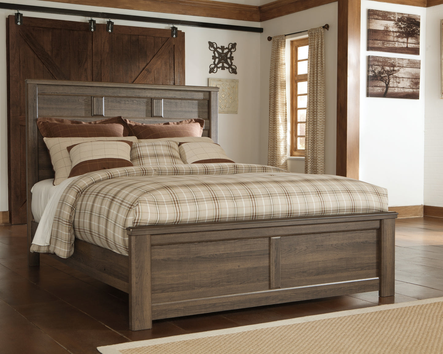 Juararo  Panel Bed