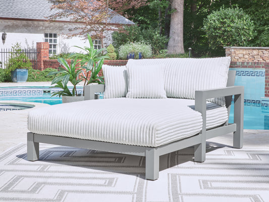 Hurley Park Chaise Lounge with Cushion