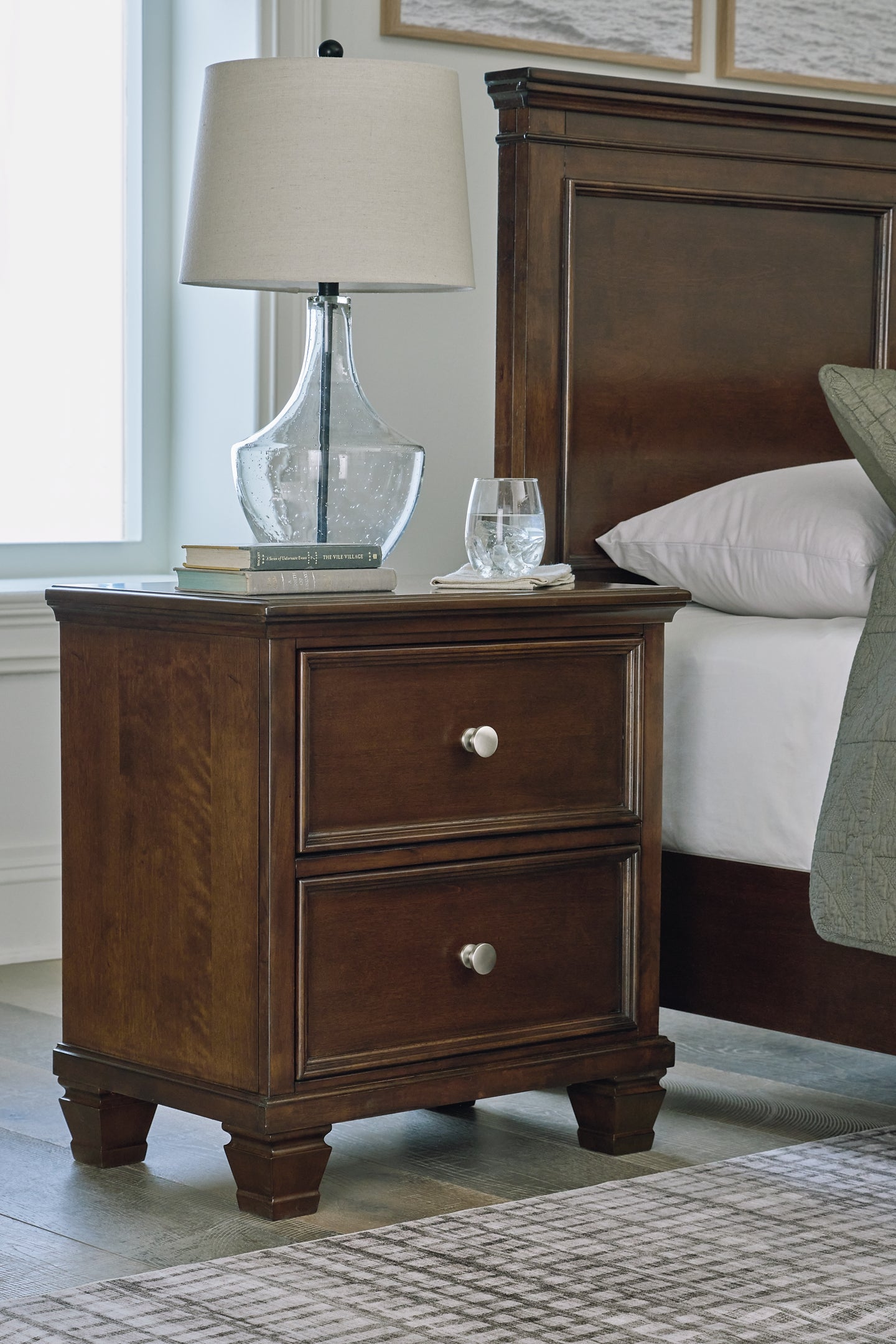 Danabrin King Panel Bed with Mirrored Dresser and Nightstand